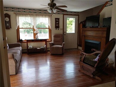Hardwood oak flooring in livingroom