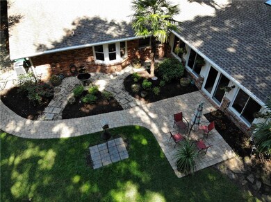 Beautiful private back patio setting with fenced i