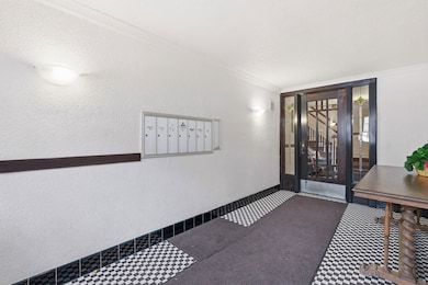 1533 W Thorndale Ave unit 3W, Chicago, IL 60660 - photo 2