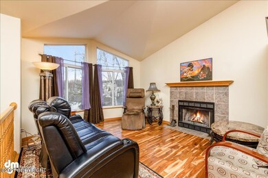 Living Room 20210412-DW-0425-Edit-Edit