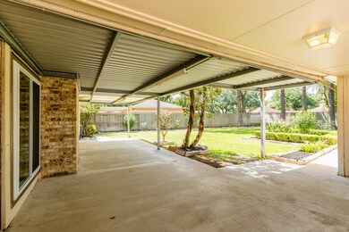 15806 Knoll Lake Dr, Houston, TX 77095 - photo 4