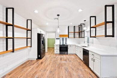 11132 Quail Crossing, Helotes, TX 78023 - photo 2