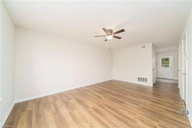 2320 Bay Meadows Ct unit E, Winston Salem, NC 27103 - photo 3