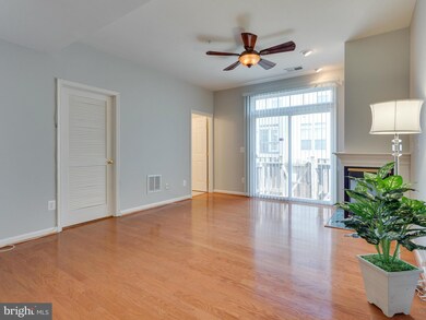 9125 Aventon Ct, Lorton, VA 22079 - photo 4