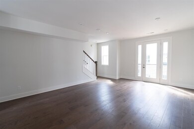 *All photos are of similar floor plan and finishes