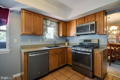 302 Mockingbird Ln, Swedesboro, NJ 08085 - photo 6