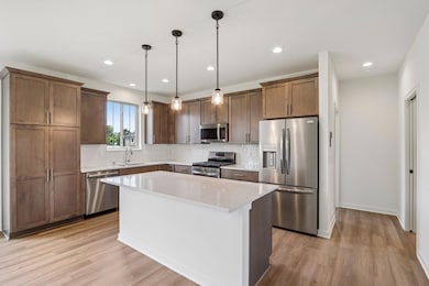 2707 Mapleton Ave 02 Kitchen