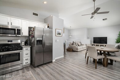827 W Leah Ln (10 of 32)