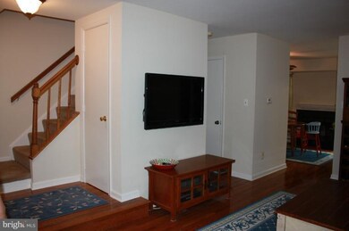 21751 Marigold Cir unit 9, Sterling, VA 20164 - photo 3