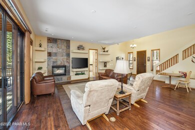005_Living room