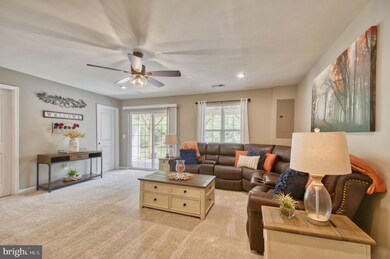 7421 Cedarwood Grove Ln, Manassas, VA 20109 - photo 6