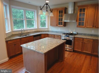 8410 Lillian Ln, Laurel, MD 20723 - photo 6