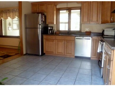 New kitchen w/ maple cabinets
