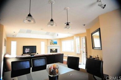 Have all your guests eat and relax all in one spac
