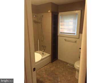 1086 Lexington Dr, Woodbury, NJ 08096 - photo 2