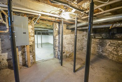 425 Defiance St, Wapakoneta, OH 45895 - photo 7