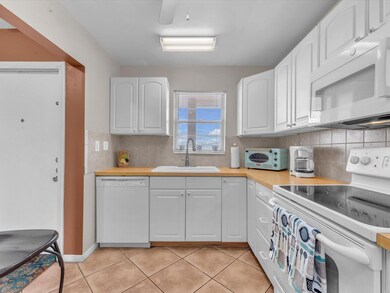 Hi Greens of Inverrary unit 804, Lauderhill, FL 33319 - photo 5