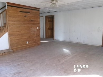 218 N Main St, Topeka, IN 46571 - photo 3