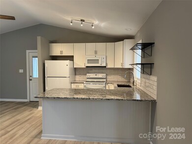 6682 Denver Heights Cir, Denver, NC 28037 - photo 5