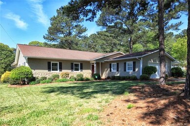 1501 Cameron Dr, Statesville, NC 28625 - photo 3