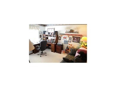 Studio/Study/Office.