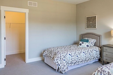 14075 Regatta Bay Dr, Shelby Township, MI 48315 - photo 4