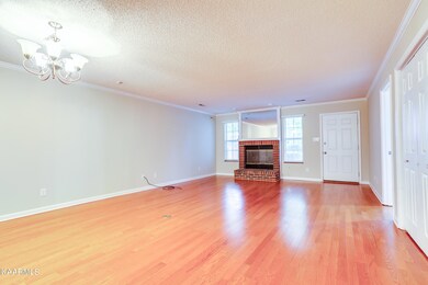 017220904-1-805CedarLnKnoxvilleTN-SMALL