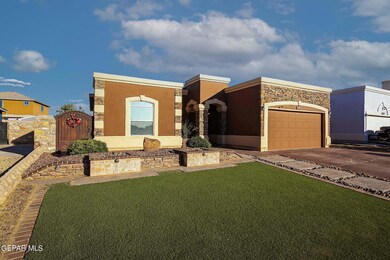 837 Desert Silver Dr, Horizon City, TX 79928 - photo 2