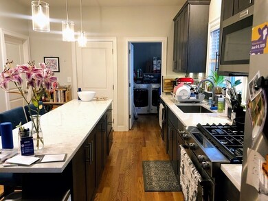 438 Windsor St unit 438, Cambridge, MA 02141 - photo 3