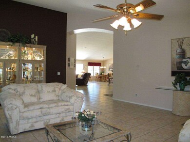 LIVING/DINING ROOM