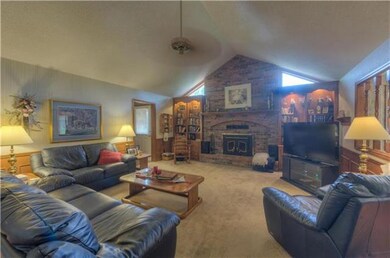 219 SW Seagull St, Lees Summit, MO 64082 - photo 4