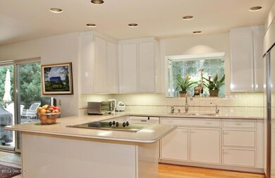 31 Reservoir Ln, Stamford, CT 06903 - photo 7