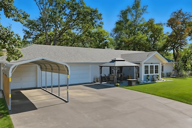 226 Hunt Club Cir, Galena, MO 65656 - photo 3