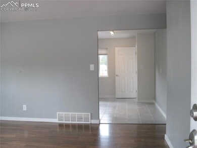 1014 Alexander Rd, Colorado Springs, CO 80909 - photo 6