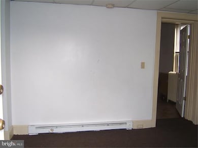 818 N Front St unit 2, Reading, PA 19601 - photo 2