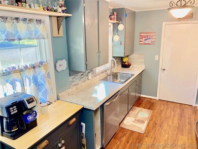 203 E Falletti Ave, Claremore, OK 74017 - photo 4