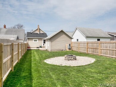 812 Murray St, Wapakoneta, OH 45895 - photo 2