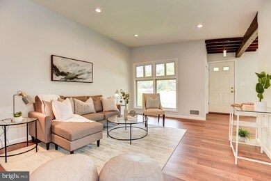 6820 Barnett Rd, Baltimore, MD 21239 - photo 7