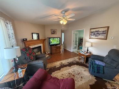 312 Brittany Terrace unit 312, Rock Tavern, NY 12575 - photo 6