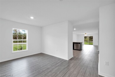 170 Yager Cir, Fort Myers, FL 33913 - photo 2