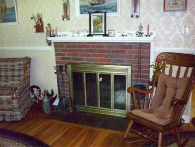 82 Hemlock Dr, Holliston, MA 01746 - photo 4