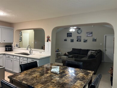 10910 Thorncliff Dr, Humble, TX 77396 - photo 7