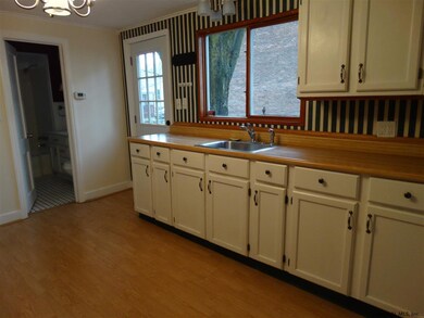 461 6th Ave, Troy, NY 12182 - photo 6