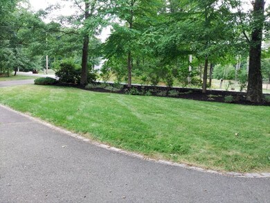 104 Thurlow St, Georgetown, MA 01833 - photo 2