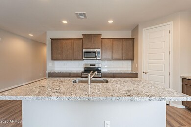 11-web-or-mls-Hilton-11