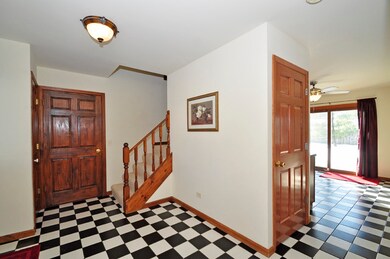 3461 Meadow Crest Cir, Gurnee, IL 60031 - photo 3