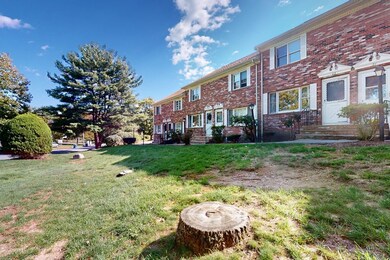 23 Robins St unit 23, East Bridgewater, MA 02333 - photo 4