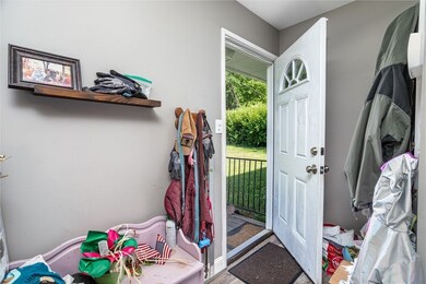 13 Somerset Ln, Holden, MA 01520 - photo 2