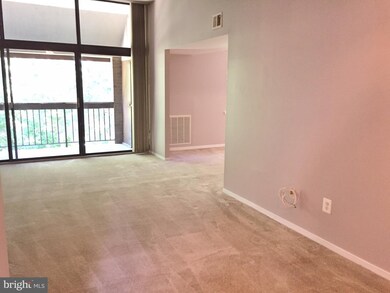 1635 Parkcrest Cir unit 301, Reston, VA 20190 - photo 6