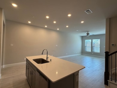 624 Hutchinson Ln, Lewisville, TX 75077 - photo 2